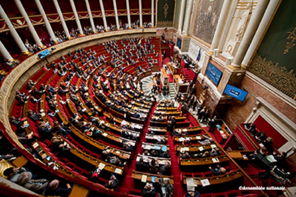 Loi de finances 2025 : vers une baisse du budget alloué au programme « jeunesse et vie associative »