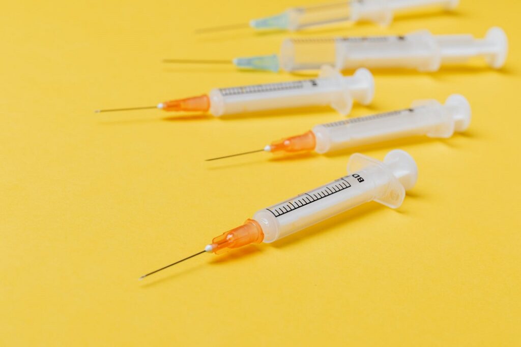 Promulgation de la loi portant le passe vaccinal : quels impacts pour les ACM et les mineurs ?