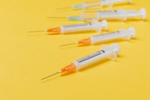 Promulgation de la loi portant le passe vaccinal : quels impacts pour les ACM et les mineurs ?